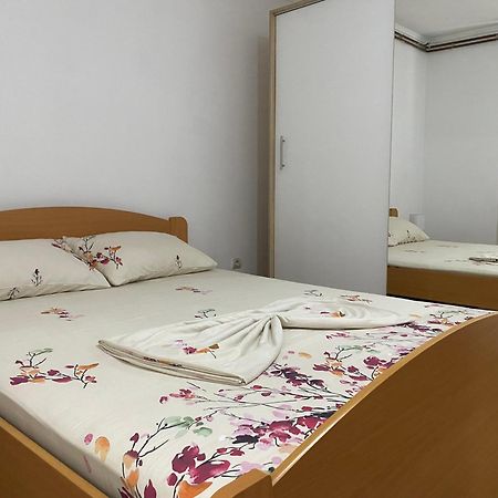 Apartmani Dora Leskovac 莱斯科瓦茨 外观 照片