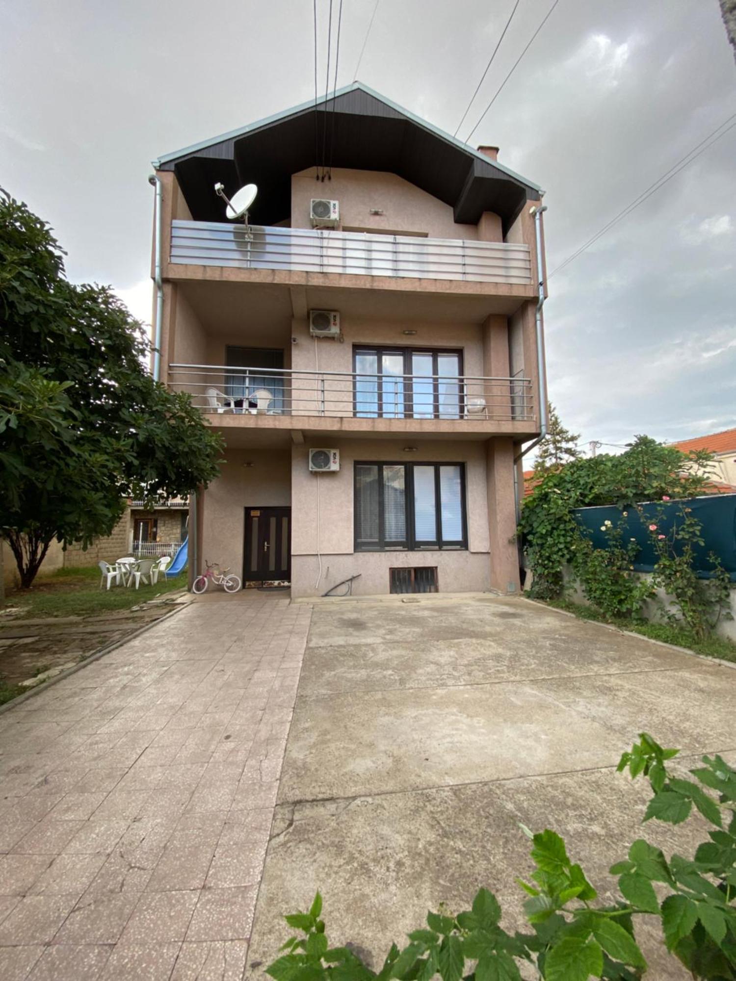 Apartmani Dora Leskovac 莱斯科瓦茨 外观 照片