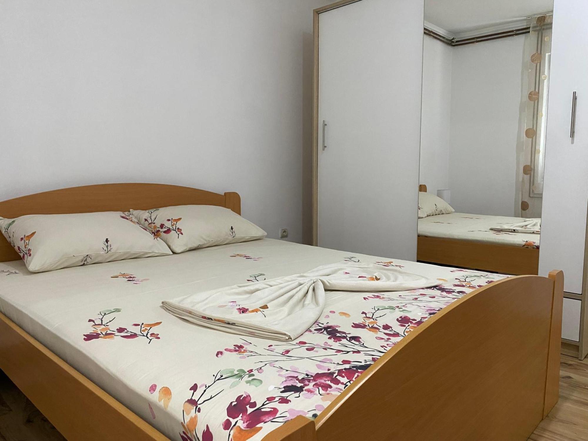 Apartmani Dora Leskovac 莱斯科瓦茨 外观 照片